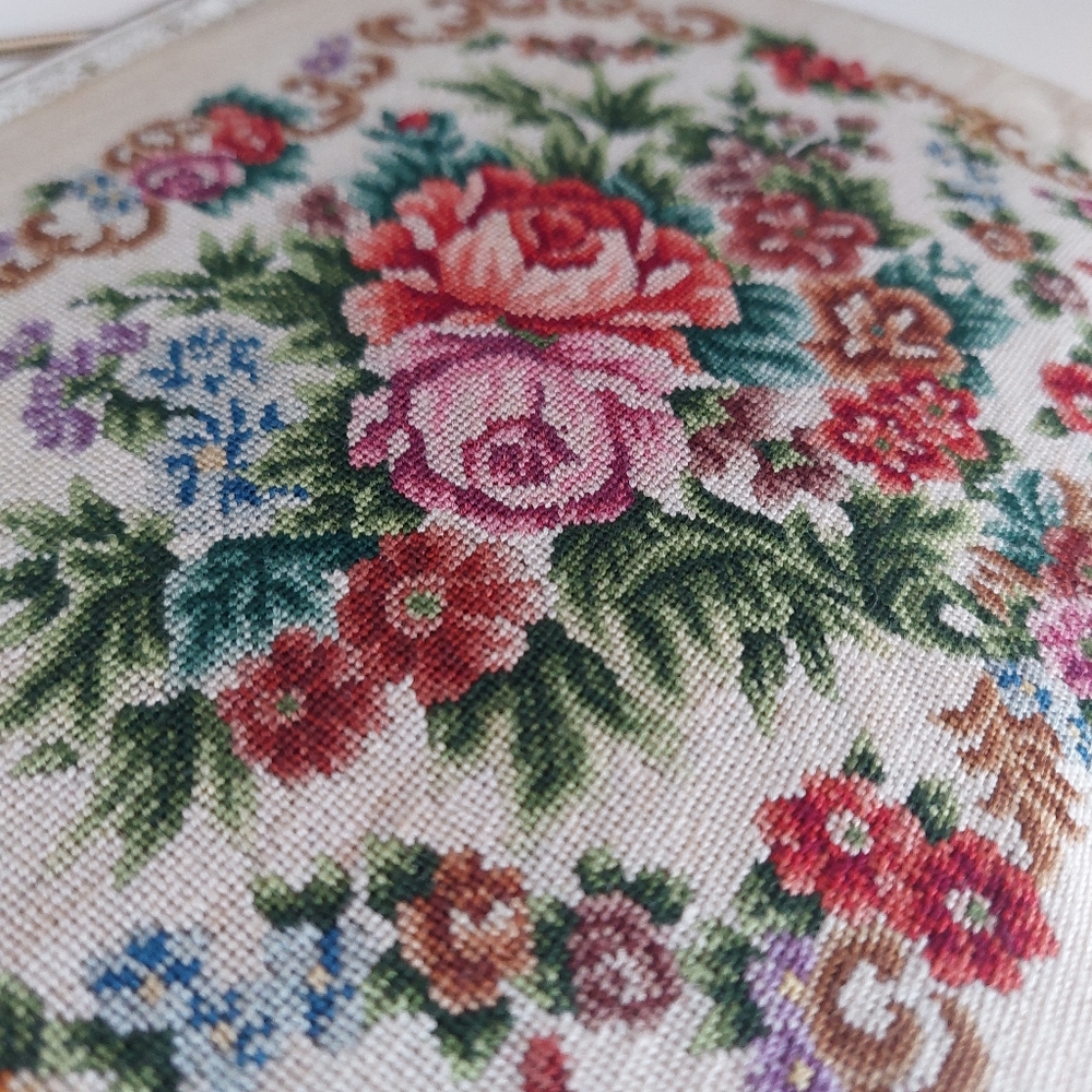 Vintage Petit Point Floral Tapestry Evening Bag, 1950s Needlepoint Clutch - Picture 4 of 14
